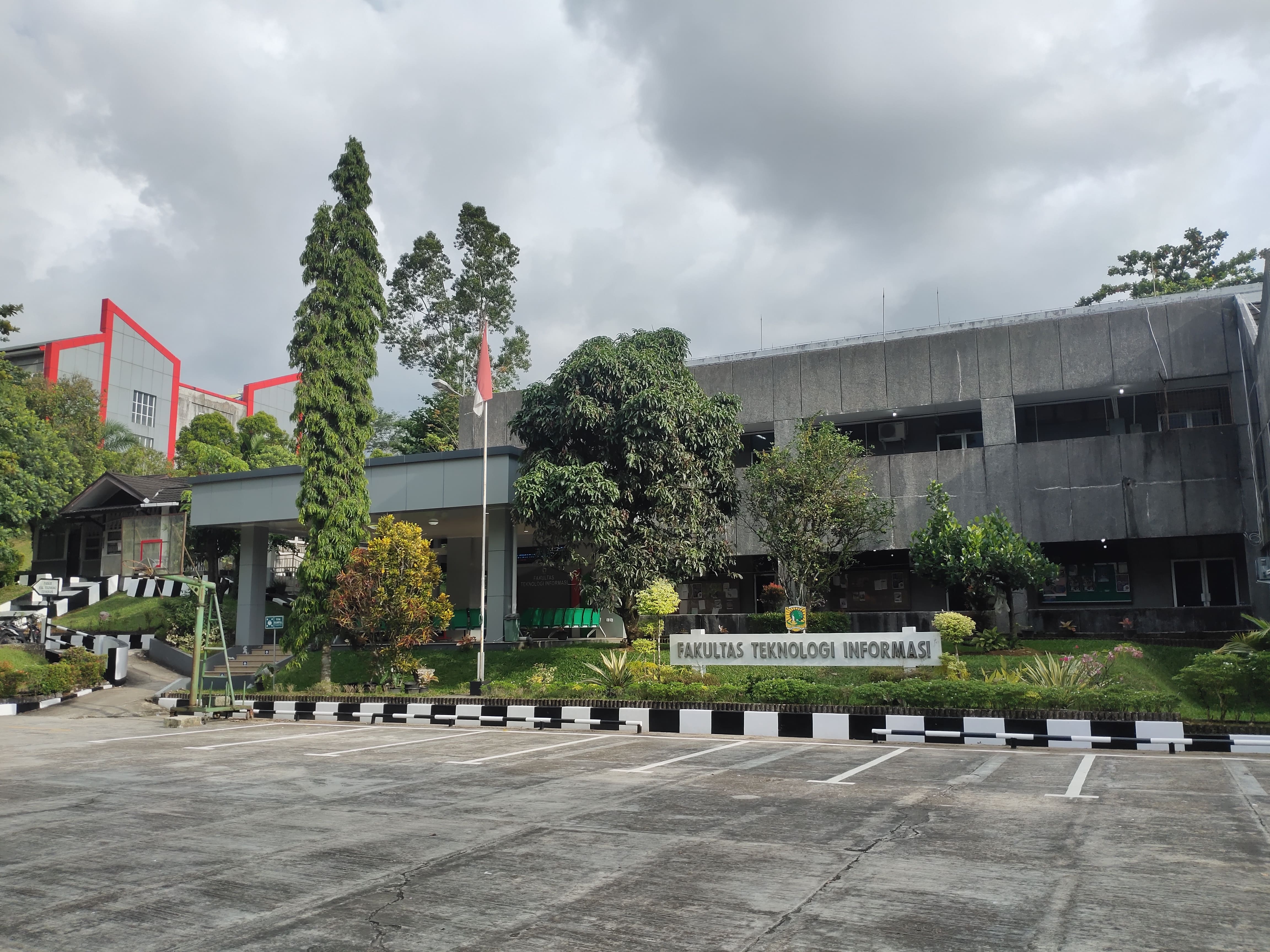 Gedung Fakultas Teknologi Informasi